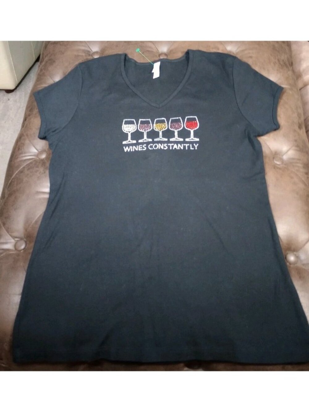 MEDIUM BEDAZZLED "WINES CONSTANTLY" V-NECK TEE T-SHIRT Size Medium